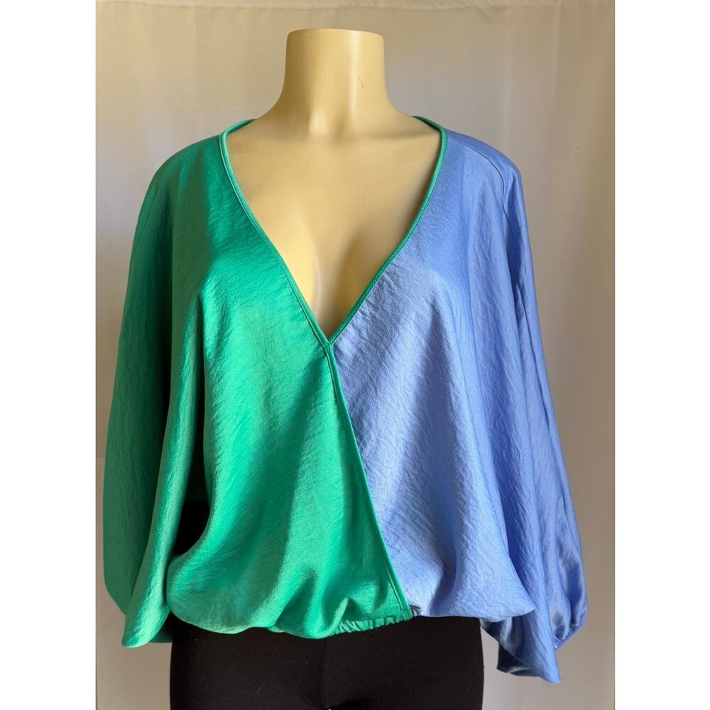 entro Green and Blue Colorblock V-Neck Dolman Blouse